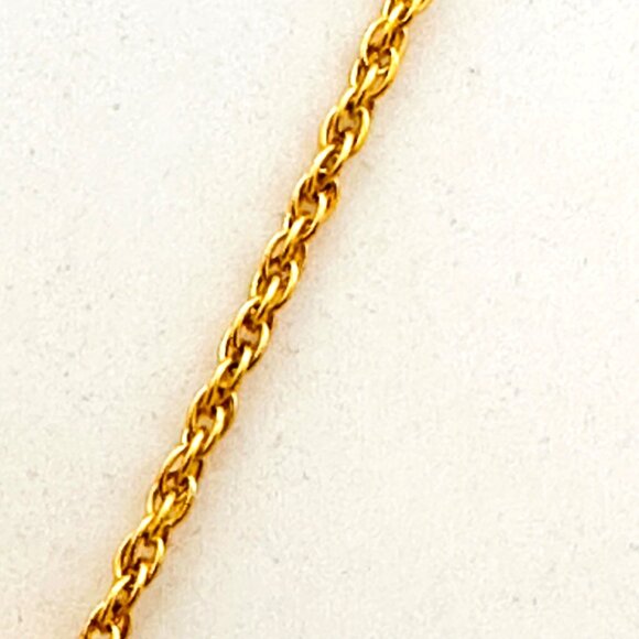 Vintage Trifari Large Gold Tone Pendant and Long Trifari Rope Chain - Picture 4 of 10